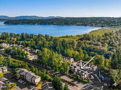 Walking distance to Lake Sammamish