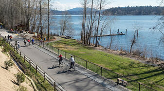 Steps to the Lake Sammamish Trail for biking, walking & jogging